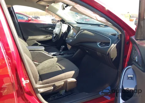 2018 Chevrolet Malibu Lt z USA, uszkodzony, nr VIN 1G1ZD5ST4JF241549